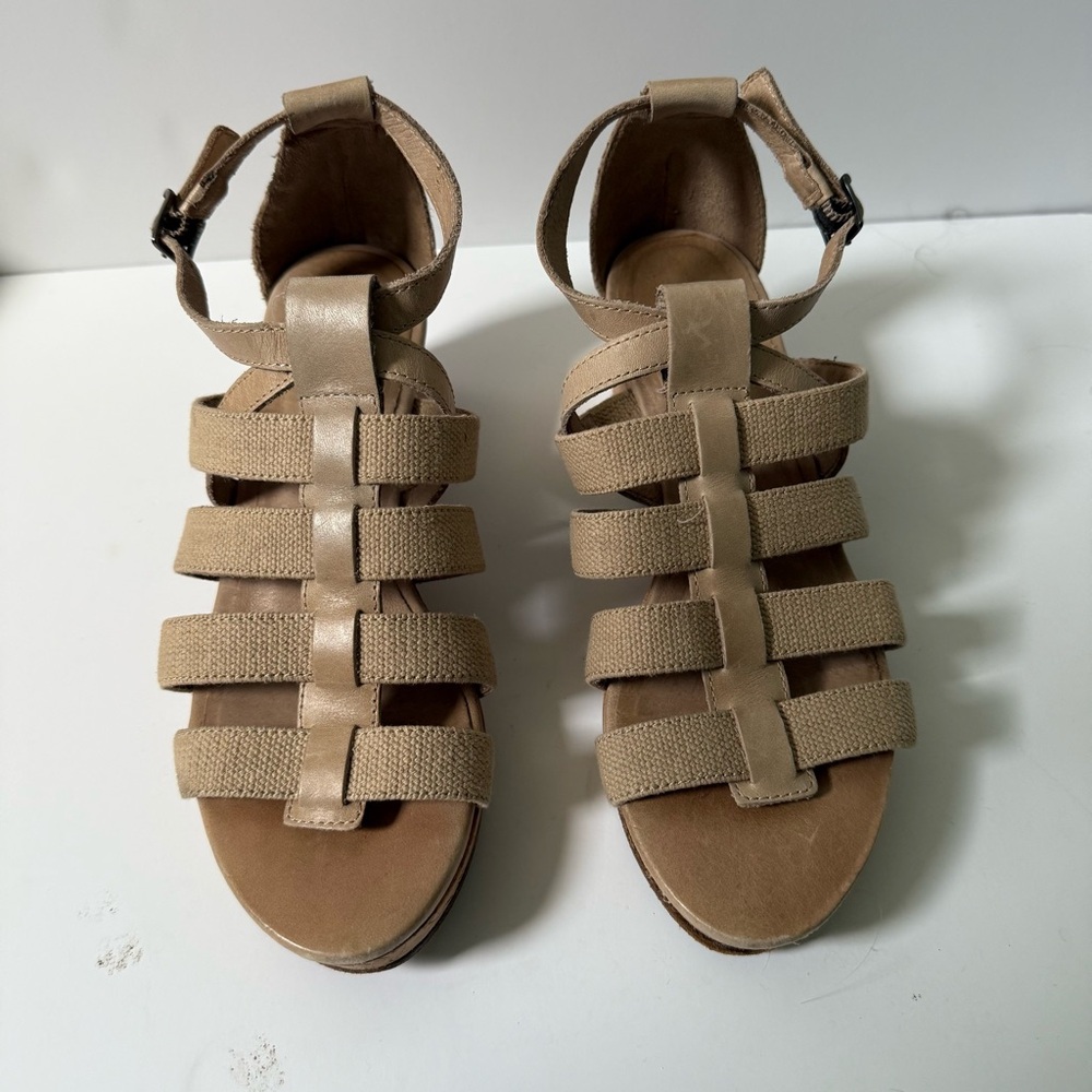 EUC Eileen Fisher Beige Strappy cork wedge Sandals, 6.5